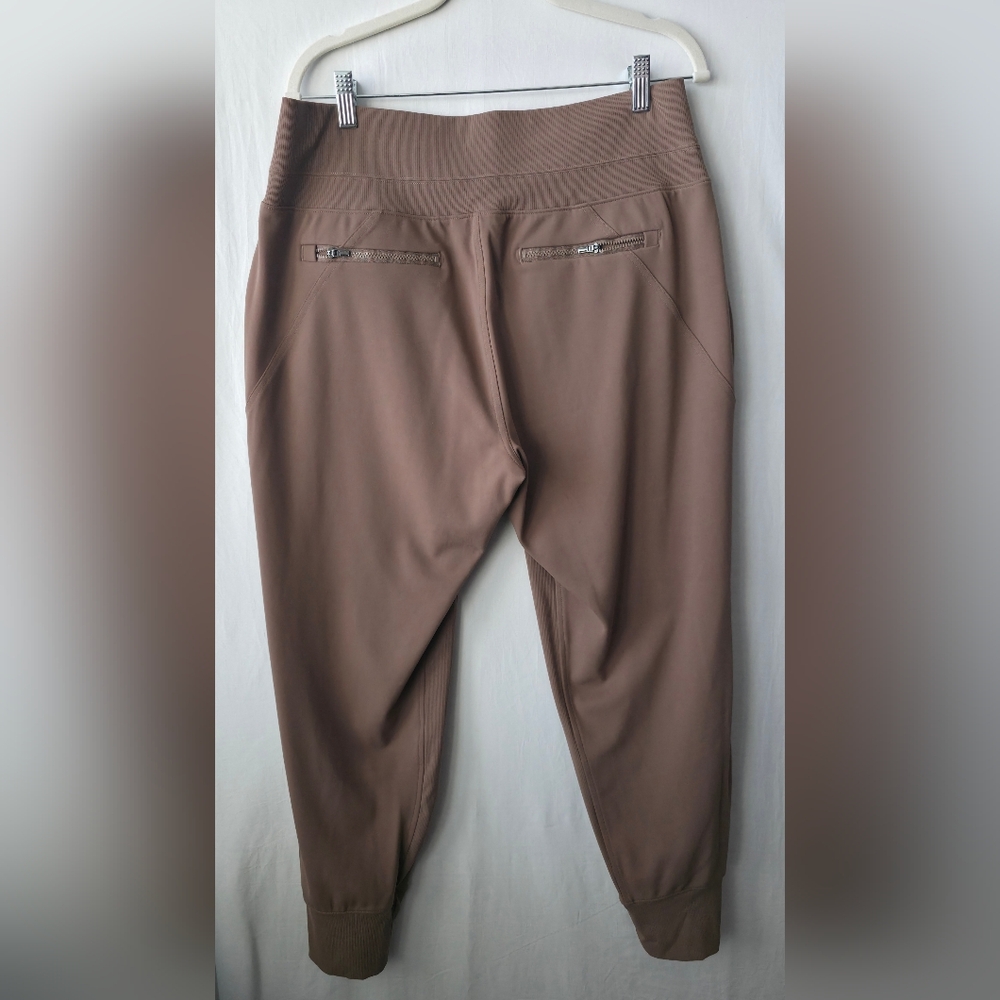 Athleta Venice Joggers High Rise Tan Brown Comfy Athleisure Clean Girl Aesthetic - Picture 3 of 15